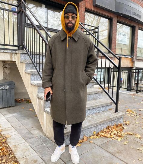 Mens Minimalist Fashion, Greg Ntore, Long Coat For Men, Sophisticated Streetwear, Coat Outfit Casual, Outfit Homme, Long Coat Outfit, Long Coat Men, Mens Wool Coats