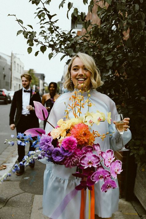 Fun Wedding Flowers, Modern Rose Bouquet, Rainbow Bridal Bouquet, Colourful Bride Bouquet, Wedding Bouquets Modern, Waffle Wedding, Unique Wedding Bouquets, Unusual Wedding Bouquets, Colourful Bouquet