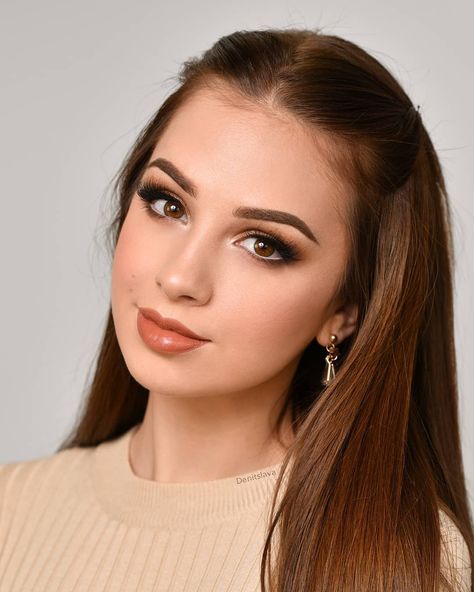 Denitslava on Instagram: “I really like the colors in this photo 😁 beige,brown,bronze,gray...idk,it reminds me of summer 🌞⛱️ Tutorial on this look is on my YouTube…” Denitslava Makeup, Photo Beige, Neutral Makeup Look, Pageant Makeup, Brunette Makeup, Formal Makeup, Neutral Makeup, Front Hair Styles, Look Younger