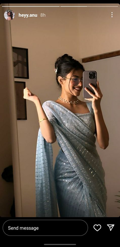 Saree Styles For Farewell, Sarees For Girls, Saree Wearing Styles, Simple Saree Designs, Fashionable Saree Blouse Designs, Fancy Sarees Party Wear, Casual Indian Fashion, Bollywood Outfits, Simple Sarees