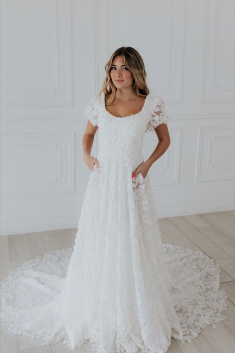 Floral Ballgown, Floral Lace Wedding Dress, Utah Wedding Dress, Short Sleeve Wedding Dress, White Wedding Gowns, Wedding Dress With Pockets, Pretty Wedding Dresses, Floral Wedding Dress, Dream Wedding Ideas Dresses