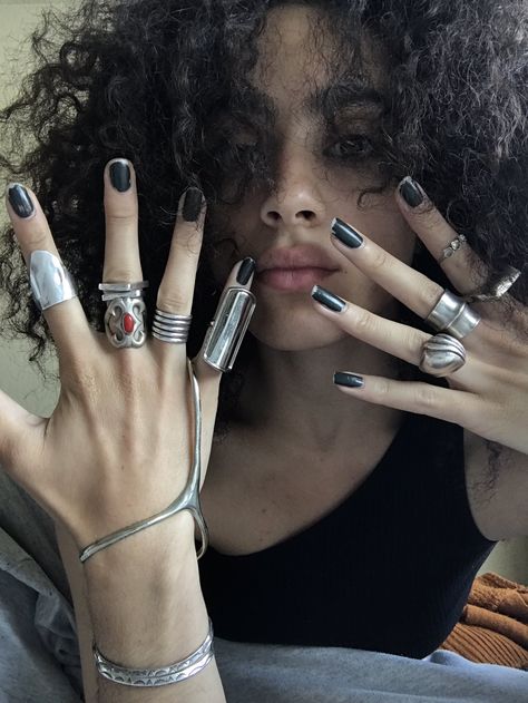 Rings Silver, A Woman, On Twitter, Nails, Twitter, Silver, Black