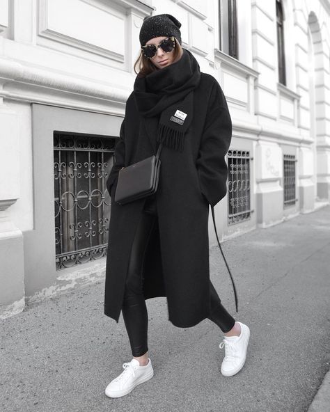 Trousers Outfit Winter, Scandinavian Street Style, Zara Wool Coat, Acne Studios Scarf, Black Coat Outfit, Sneakers Zara, White Sneakers Outfit, Autumn Fashion Women Fall Outfits, Common Projects Sneakers