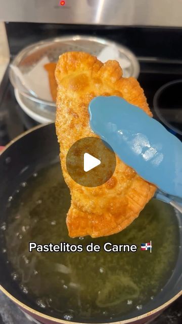 Dahianna on Instagram: "Pastelitos or empanadas, (recipe ⬇️) whatever y’all wanna call them. Pero depending on where you’re from a pastelito and empanada might be completely different things!

Recipe 
1 lb ground beef (you can use turkey or chicken)
1/2 of small onion (chopped)
1/4 of green & red bell pepper (chopped)
2 garlic cloves (chopped) 
Fresh cilantro (chopped)
2 tablespoons sofrito
1/2 tablespoons Sazon & Adobo
1/2 tablespoons Dominican oregano
1 teaspoon black pepper
Salt to taste
Tomato sauce 
Olives

Im using @goyafoods yellow and white pastry disc. I like to stretch them out so they can be thinner and also bigger! 

Once you fill with meats you can freeze or fry for about 2 mins on each side on medium to low heat. Serve with mayo ketchup &Enjoyyy!

[como hacer emapanadas, como Puerto Rican Empanadas Beef, Dominican Pastelitos, Empanadas Recipe Puerto Rican, Empanada Filling Recipes, Pastelitos Recipe, Recipes With 1lb Ground Beef, Chicken Empanadas, Wanna Call, Empanadas Recipe