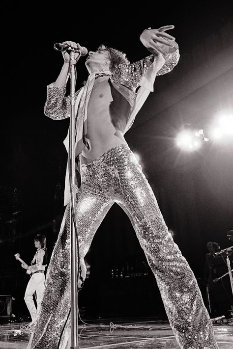 Look Disco, 70s Glam Rock, Glam Rock Style, 70s Glam, Disco Glam, Rock Aesthetic, Parisienne Chic, Rod Stewart, Studio 54