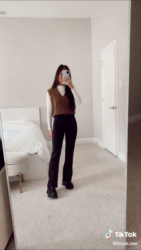 Half Sweater, Semi Formal Outfits, Look Legging, Casual College Outfits, Business Casual Outfits For Work, Casual Day Outfits, Quick Outfits, Stylish Work Outfits, Causual Outfits