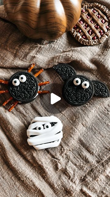 Sugarbird Cakery & Floral Co. - Cheryl Stager on Instagram: "How to make the cutest (and easiest!) Halloween Oreo treats. Make sure to save this reel for October, the kiddies will LOVE making these spooky characters 🦇🕷️🧟‍♂️

Candy eyeballs are from @wiltoncakes and I just attached with a bit of royal icing. You could also use melted chocolate or piping gel. 

Let me know if you give these a try!

#halloween #Halloweenbaking #Halloweencrafts #oreos #easyrecipes #halloweenactivities #halloweenaesthetic #cookies #cookiedecorating #cookieart #decoratingcookies" Halloween Oreo Treats, Oreo Spider Cookies, Oreo Spiders, Homemade Halloween Treats, Piping Gel, Spooky Characters, Oreo Treats, Halloween Oreos, Spider Cookies