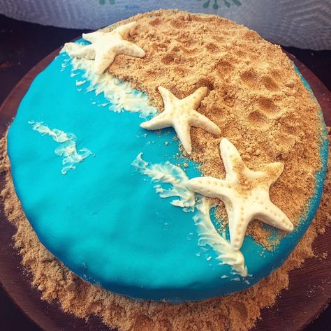 Heather Paye on Instagram: “I made a beach cake this morning! #beachcake #starfish #sand #blue #ocean #cakeskills #imadeathing” Starfish Cake, Ocean Birthday Cakes, Fish Cake Birthday, Beach Cake, Ocean Cakes, Ocean Birthday Party, Ocean Birthday, Beach Cakes, Layer Cakes