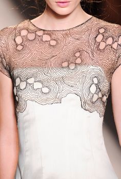 1000+ ideas about Water Soluble Fabric on Pinterest | Machine ... Detail Couture, Mode Tips, Fashion Week Spring 2014, Design Moda, Couture Mode, Lela Rose, Looks Street Style, Textiles Fashion, 가을 패션