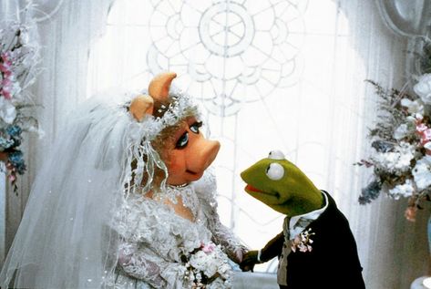 The Muppets Take Manhattan | Muppet Wiki | FANDOM powered by Wikia Muppets Take Manhattan, Miss Piggy And Kermit, Miss Piggy Muppets, Piggy Muppets, Ms Piggy, Kermit And Miss Piggy, Fozzie Bear, Sesame Street Muppets, Fraggle Rock