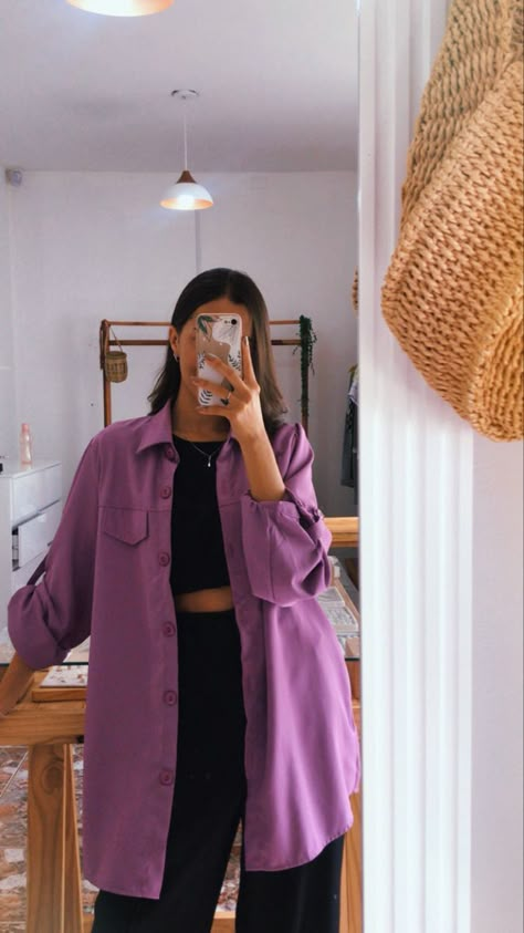 Purple Button Up Shirt Outfit, Purple Shirt Outfit, Purple Shirt Outfits, Button Down Outfit, Oversized Shirt Outfit, Capsule Wardrobe Style, Cute Casual Outfit, Teacher Fits, Jeans Outfit Women