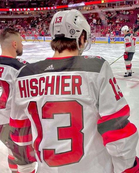 Nico Hischier, Devil Aesthetic, Hot Hockey Players, Hockey Girl, Wavy Hair Men, Captain My Captain, Bonnie Wright, Nhl Players, New Jersey Devils