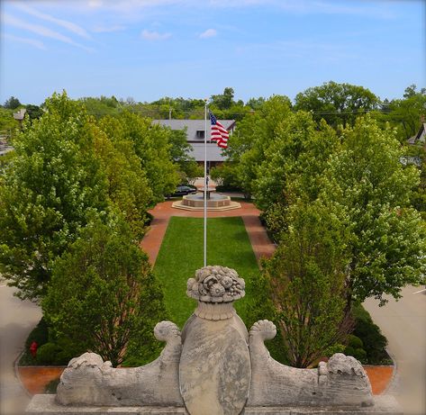 Market Square. Historic. Iconic. Inspired. Since 1916. Lake Forest, Illinois Forest Shoes, Einstein Bros Bagels, European Desserts, Forest Food, Cakes Floral, Lake Forest Illinois, Coffee Market, Resale Clothing, Protein Bowls