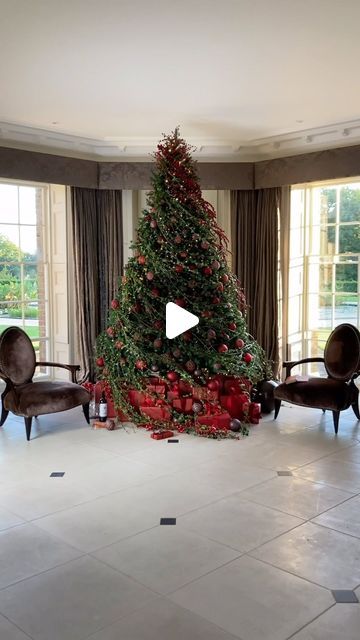 David Lawson Design on Instagram: "Nothing says Christmas like red. A classically decorated 10ft tree draped with swirling ivy to give it a sense of movement. We used real ivy cut from the garden for this look but could absolutely be recreated with high quantity faux stems. If you give it a go let me know! 
-
#christmastree #christmas #holidaydecor #christmasdecor" Faux Stems, Christmas Decora, Real Christmas Tree, Christmas Tree Inspiration, Red Tree, Red A, Outdoor Christmas Decorations, Christmas Design, Tree Decorations