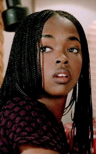 Lauryn Hill Braids, Lauryn Hill Fugees, Sister Act 2 Lauryn Hill, Lauryn Hill Makeup, Neo Soul Hairstyles, Lauryn Hill Sister Act, Lauryn Hill Wallpaper, Erykah Badu Aesthetic, Badu Aesthetic