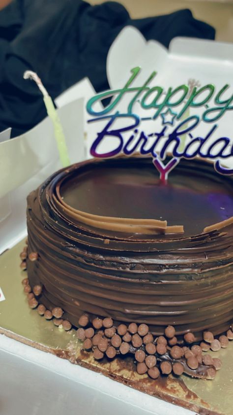 Chocolate cake Fake Cake Snap, Happy Birthday Cake Snap, Fake Birthday Cake Story, Cake Snap Story, Cake Snapchat Story, Birthday Cake Snap, Cake Snap, Snapchat Aesthetic, Chocolate Oreo Cake