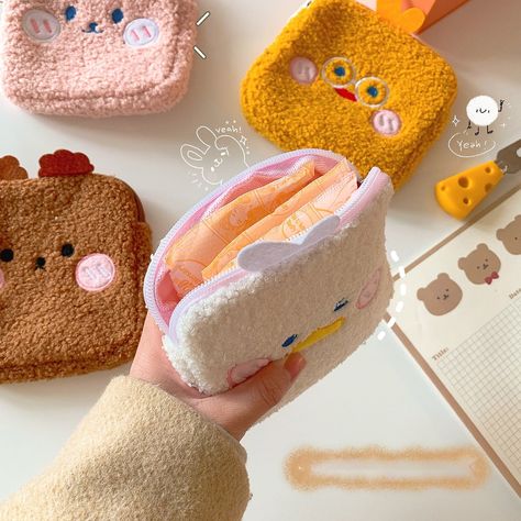 Square Menstruation Period Pad/Tampon Holder Bag Tampon Storage, Sanitary Napkin Bag, Earphone Pouch, Pad Storage, Pads Tampons, Kawaii Bag, Period Pads, Padded Pouch, Cosmetic Bag Organization