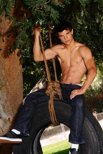 Taylor Lautner Tyler Lautner, Taylor Lautner Shirtless, Jacob Black Twilight, Twilight Jacob, Best Country Singers, Team Jacob, Twilight Photos, Taylor Lautner, Jacob Black