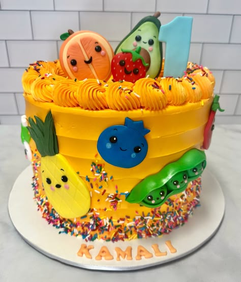 Hey Bear fruits! The best of friends 🤗 🍍🍊🥑🍓  #heybearcake #kupcakekitchen #wantcake #heybear #heybearsensory #cakeinspiration #birthdaycakeideas #birthdayideas #birthdaypartyideas #birthdayinspiration #birthdayideasforgirls #birthdayideasforboys #birthdayideasforkids #cakedesigner #customcakes #cakeforkids #cakeforchildren #cakelove #cutecakes #babycakes #santaclarita #santaclaritavalley Hey Bear Party Food, Dancing Fruit 1st Birthday, Dancing Fruit Cake, Dancing Fruit Birthday Cake, Hey Bear Sensory Birthday Cake, Hey Bear Birthday Cake, Hey Bear Cake, Dancing Fruit Birthday Party, Fruit Themed Cake