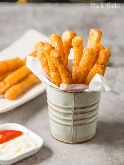 Long mashed potato fries is creative modification between mashed potato and french fries that went viral in some places. It's delicious and addicting! Fried Potato Sticks, Cheesy Crispy Potato Sticks, Potatoe Sticks Recipes, Japanese Long Fries, Cheesy Potato Sticks, Mashed Potato French Fries Recipe, Crispy Potato Sticks, Mashed Potato Fries, Potato Fingers