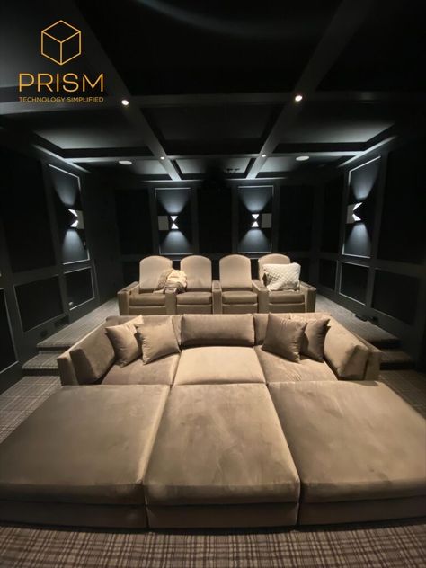 Open Theater Room Ideas, Small Theater Room Seating, Home Theatre Flooring, Home Theatre Seat Ideas, Mini Home Theater Design, Home Theater Layout, Theater Seating Ideas, Theatre Room Seating, Modern Movie Room