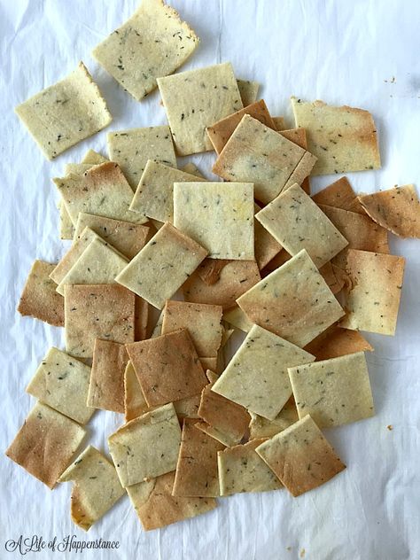 Grain Free Crackers (SCD, Paleo, and Keto Friendly) Whole30 Crackers, Whole 30 Crackers, Almond Flour Crackers Recipe, Scd Snacks, Herb Crackers, Almond Flour Crackers, Rosemary Crackers, Flax Crackers, Trail Mix Snack