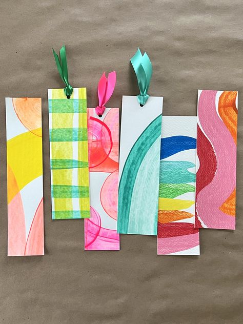 Diy Paint Scrape Art, Diy Kids Bookmarks, Recycled Activities, Scrape Art, Kids Summer Projects, Bookmarks Diy Kids, Kids Bookmarks, Dutch Christmas, Art Bookmarks