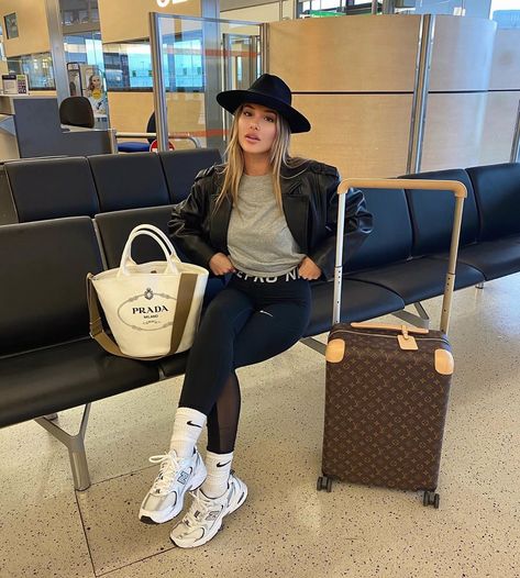 Tia Lineker on Instagram: “quick airport pic.. off on my holidays ✈️” Tia Lineker, Biblical Femininity, A Virtuous Woman, Travel Pose, New Balance Outfit, Virtuous Woman, Vacay Outfits, Matilda Djerf, Devil Wears Prada