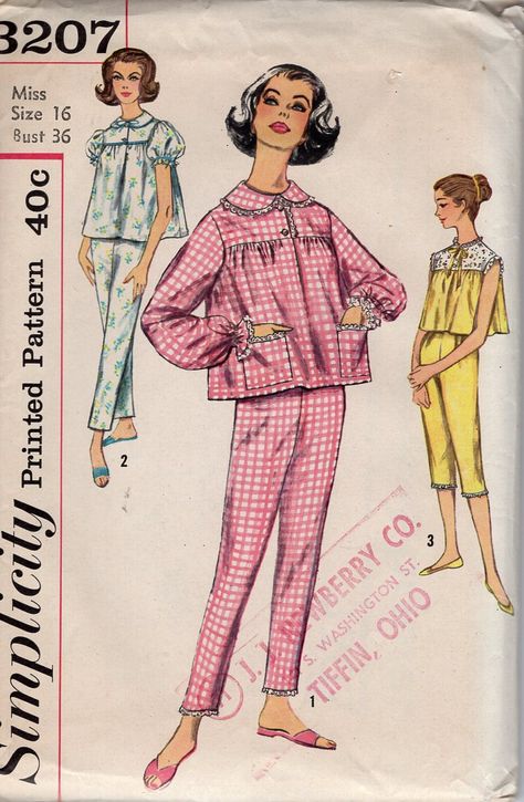 1950s Pajamas, Vintage Corsets, Vintage Loungewear, Nightgown Pattern, Sewing Vintage, Patron Vintage, Vintage Pajamas, Pajama Pattern, Vintage Dress Patterns