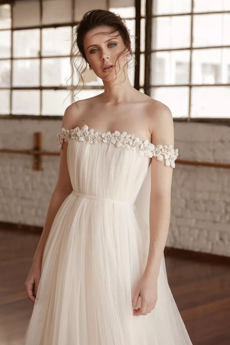 Wedding Dresses For Maids, Bridal Off Shoulder, Chana Marelus, Embellished Neckline, Floral Wedding Dress, Top Wedding Dresses, Wedding Dress Trends, Summer Wedding Dress, Fall Wedding Dresses