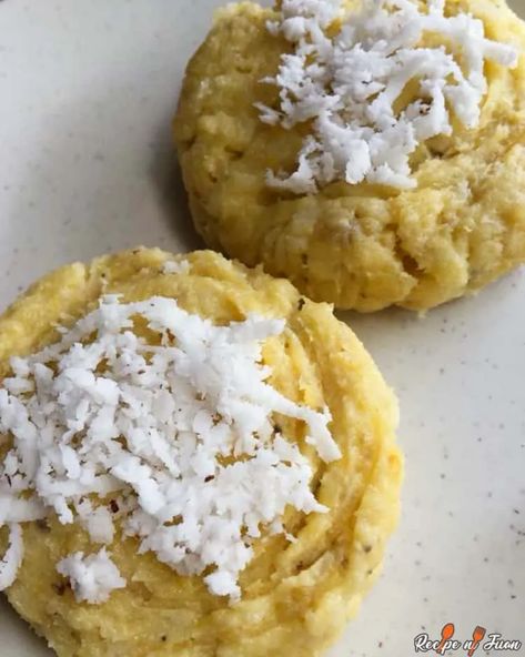 Nilupak Recipe (Mashed Cassava) with coconut: great for merienda Nilupak Recipe Cassava Cake, Mashed Cassava Recipe, Filipino Merienda, Cassava Recipe, Cassava Cake, Filipino Food Dessert, Pie Ice Cream, Filipino Dessert, Puerto Rican Dishes