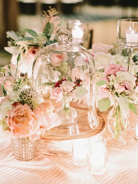 Centerpieces Aesthetic, Cloche Centerpiece, Wedding Centrepiece Ideas, Quinceanera Decor, Space Ocean, Sea Island Wedding, Reception Decor Ideas, Centrepiece Ideas, Hanging Centerpiece