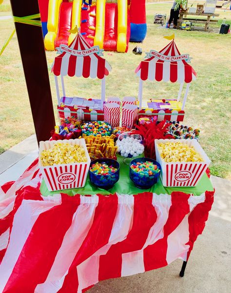 Circus Theme Candy Table, Carnival Candy Table, Carnival Dessert Table, Halloween Crafts Diy Projects, Carnival Themed Cakes, Carnival Snacks, Carnival Birthday Theme, 12th Birthday Party Ideas, Carnival Party Decorations