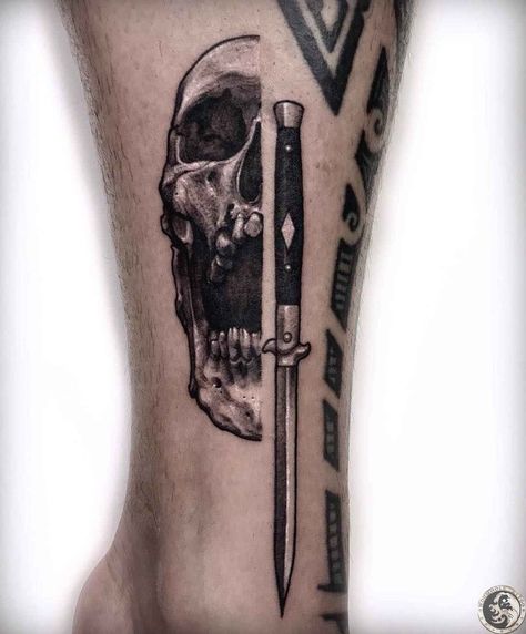 Eagles Tattoo, Dagger Tattoos, Knife Tattoo, Tattoo Design Book, Skull Tattoo Design, Leg Tattoo, Wings Tattoo, Best Tattoo Designs, Pattern Tattoo