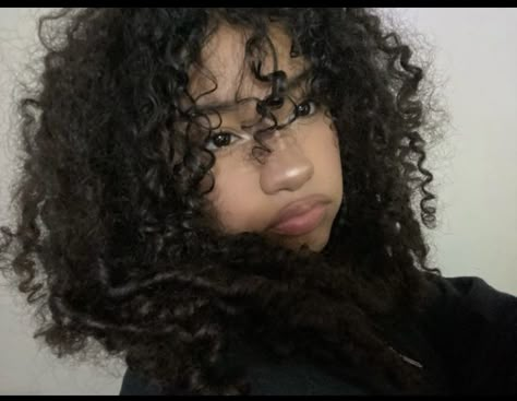 Beautiful Curly Hair, Hairdos For Curly Hair, روتين العناية بالبشرة, Curly Girl Hairstyles, Long Curly Hair, Pretty Ppl, Curly Girl, Dream Hair, Long Curly