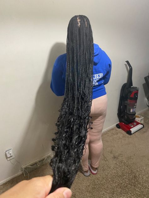 Ankle length knotless box braids Ankle Length Hairstyles, Ankle Length Box Braids, Ankle Length Knotless Braids, Ankle Length Braids, Knotless Box Braids, Pretty Braided Hairstyles, Braids With Curls, Slick Hairstyles, Natural Hair Braids