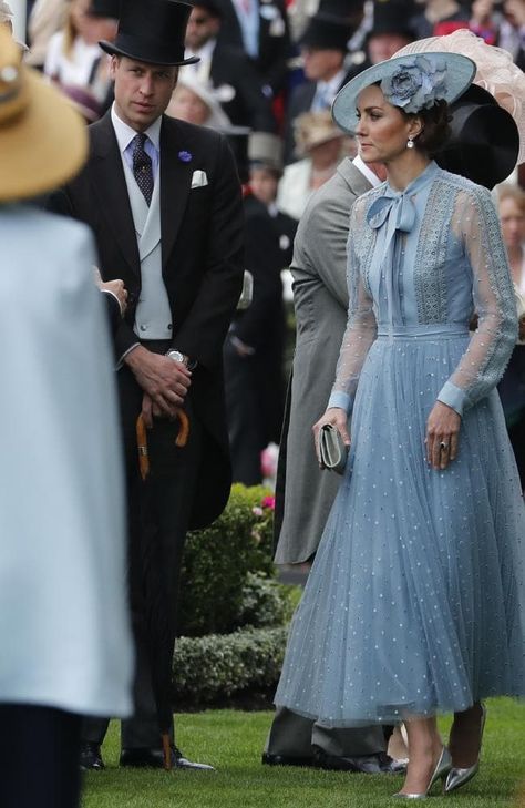 Ascot horse race: Royals glam up for Queen’s favourite day Horse Race Outfit Dresses, Horse Race Outfit, Ascot Outfits, Princess Eugenie And Beatrice, Ascot Horse Racing, Race Outfit, Dresses For The Races, Zara Phillips, Race Day Outfits