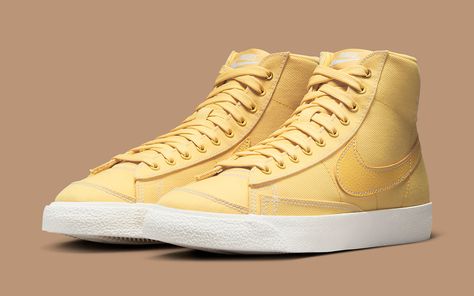 Nike Blazer Mid "Yellow Canvas" DX5550-700 Release Date Womens Workout Shoes, Nike Air Max Mens, Track And Field Shoes, Nike Classic Cortez, Yellow Nikes, Nike Blazer Mid 77, Nike Gold, Nike Blazer Mid, Nike Blazers Mid