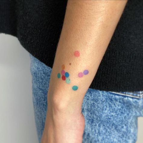 Colored Dots Tattoo, Confetti Tattoo Ideas, Confetti Tattoo, Polka Dot Tattoo, Puzzle Piece Tattoo, Maching Tattoos, Full Hand Tattoo, Dot Tattoos, Handpoke Tattoo