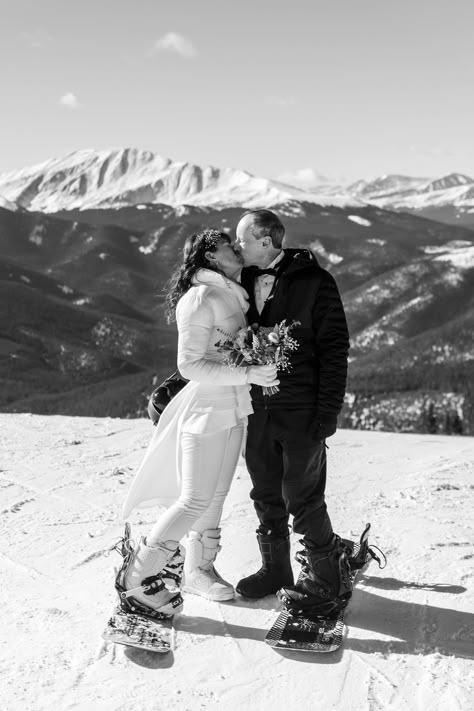 Snowboarding Wedding, Ski Engagement Photos, Ski Elopement, Snowboard Wedding, Ski Wedding, Snow Trip, Winter Elopement, Elopement Dress, Colorado Elopement