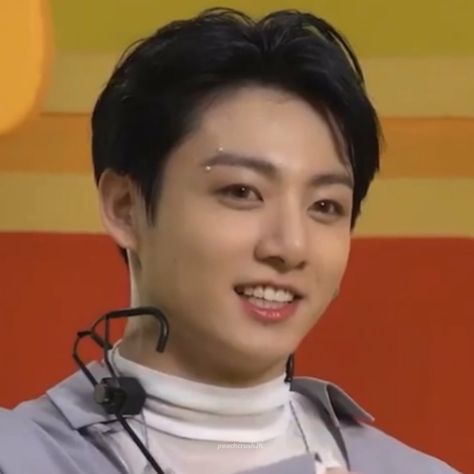 Eye Brow Piercing Boy, Jungkook Eyebrow Piercing, Brow Piercing, Eyebrow Piercing, Eye Brow, Trendy Fall Outfits, Asian Boys, Jeon Jungkook, Bangtan Boys