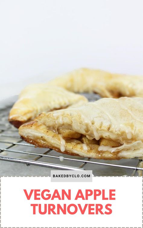 Vegan Apple Turnovers Vegan Apple Turnovers, Puff Pastry Apple Turnovers, Turnovers With Puff Pastry, Apple Turnovers With Puff Pastry, Vegan Puff Pastry, Apple Turnover Recipe, Puff Pastry Apple, Turnover Recipes, Apple Puff Pastry