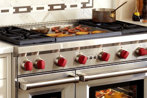 You need to know how to season a Wolf range griddle and keep it clean to enjoy the performance of the griddle as it's intended. We'll show you how. Side By Side Double Oven, Stove Top Griddle, Range Gas, Wolf Range, Double Oven Range, Clean Stove Top, Wolf Appliances, Gas Ranges, Cooking Range