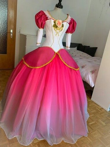 Barbie Dress Real Life, Outfits To Go See The Barbie Movie, Barbie Outfits From Movies, Barbie Dress Costume, Barbie Cosplay Dress, Barbie Princess Dresses, Barbie Dresses In Real Life, Barbie Movie Inspired Outfits, Barbie Dresses Movie