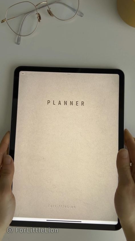 Download our FREE Minimal digital planner and start achieving your goals NOW! 2025 Planner Goodnotes, Free Download Planner Goodnotes, 2025 Goodnotes Planner Free, Free 2025 Planner, Free Digital Planner 2025, 2025 Digital Planner Free, Planner 2025 Free, Digital Notes Template Free, Digital Planner Inspiration