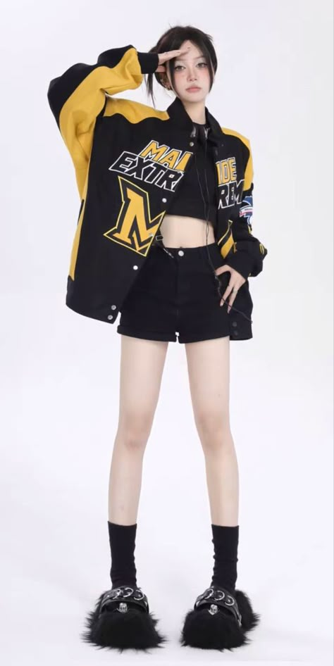 Kpop Idol Fashion Outfits, J Pop Fashion, Female Dj Outfit, Sporty Character Design, Casual Cyberpunk Outfit, Cyberpunk Outfit Women Neon, Dance Style Outfits Kpop, Female Full Body Reference, Dj Outfit Female