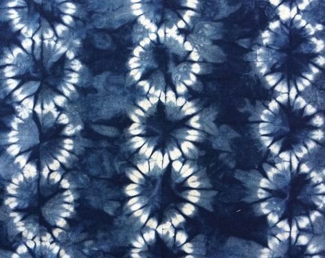 Batik Jumputan, Indigo Pattern, Tie Dye Shibori, Indigo Dyeing, Fabric Dyeing Techniques, Shibori Designs, Textile Dyeing, Shibori Fabric, Shibori Pattern