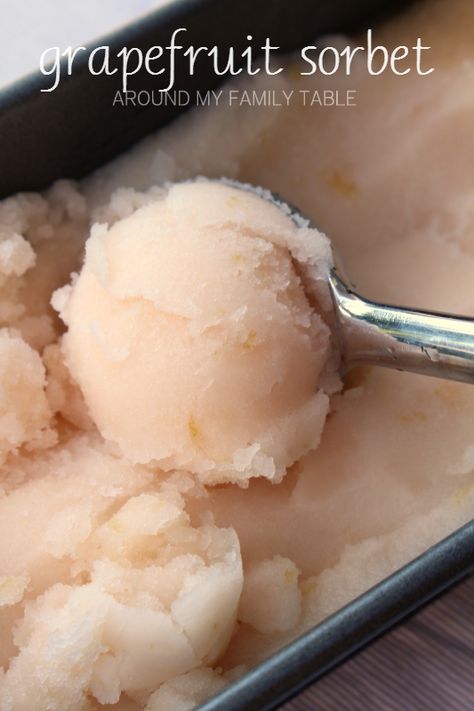 Grapefruit Ice Cream, Grapefruit Sorbet, Grapefruit Recipes, Granitas, Sorbet Is, Scoop Of Ice Cream, Sorbet Ice Cream, Small Portions, Homemade Ice Cream Recipes