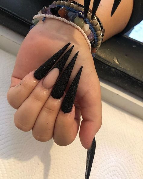 Alien Festival, Vampy Nails, Long Black Nails, Stilleto Nails Designs, Multicolored Nails, Long Stiletto Nails, Punk Nails, Nails Now, Pointed Nails