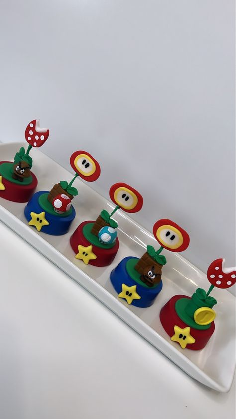 Mario Bros Strawberries, Mario Oreos, Mario Treats, Mario Cake Pops, Aniversary Ideas, Super Mario Cupcakes, Mario Brother, Mario Bros Birthday Party Ideas, Super Mario Bros Birthday Party